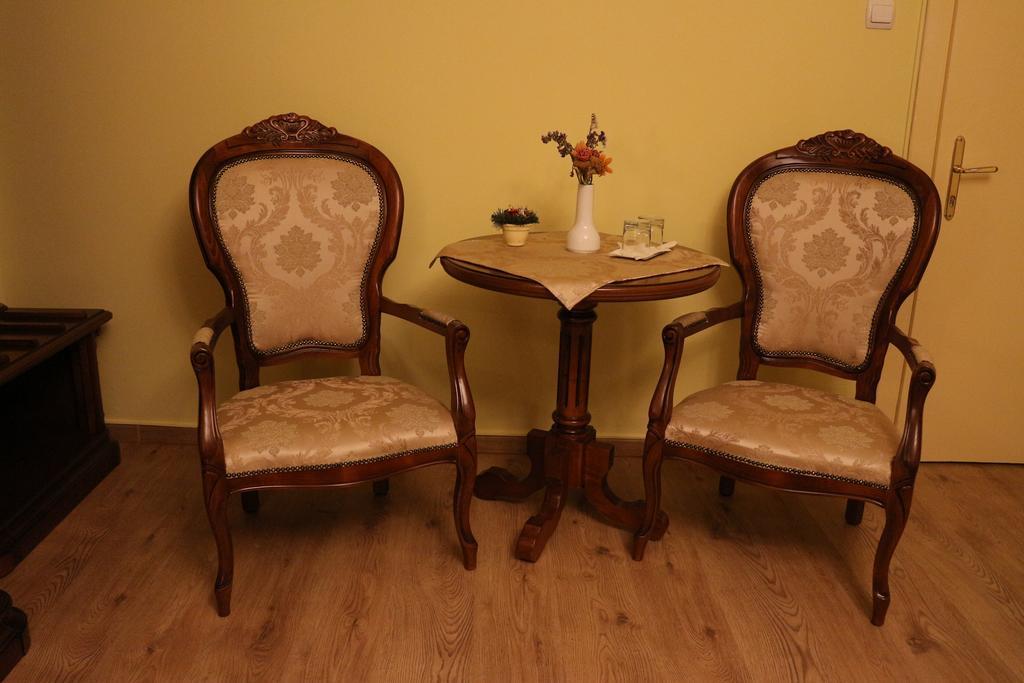 Hotel Astoria Сату-Маре Номер фото