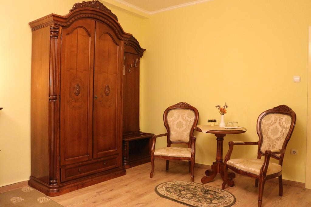 Hotel Astoria Сату-Маре Номер фото