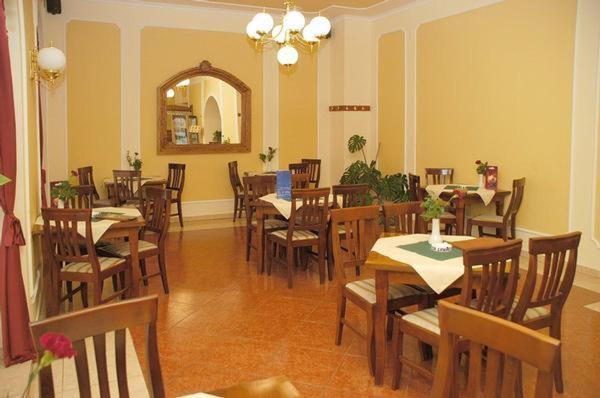 Hotel Astoria Сату-Маре Экстерьер фото