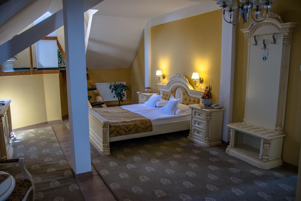 Hotel Astoria Сату-Маре Экстерьер фото